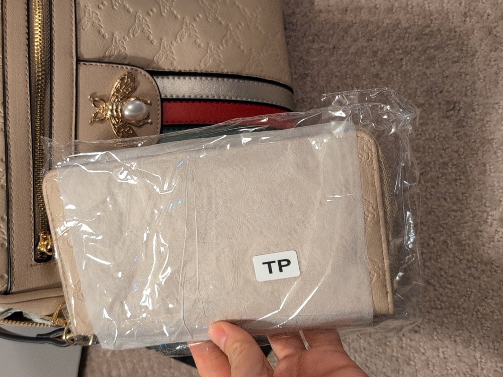 Beige Crossbody Bag with Bee Emblem and Tricolor Stripe With Matching L Wallet - Picture 8 of 9
